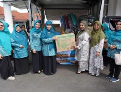 TP PKK Sumbar Serahkan Donasi untuk Korban Galodo di Tanah Datar