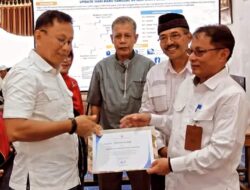 Organisasi Pensiunan Bank Indonesia Sumbar Serahkan Bantuan untuk Siswa yang Terdampak Galodo di Tanah Datar