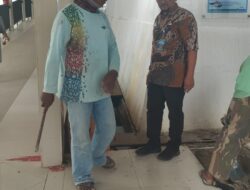Demi Kelancaran dan Kenyamanan Pasien, Petugas RSUD Batusangkar Gerak Cepat Perbaiki Drainase yang Tersumbat