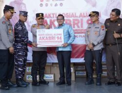 Alumni AKABRI 94 Serahkan Bantuan untuk Korban Galodo di Tanah Datar