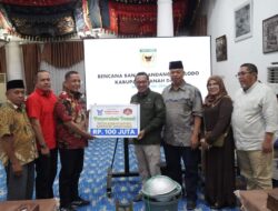 RM Sederhana Group dan RM Bareh Solok Bersama IKLB Bantu Korban Galodo di Tanah Datar