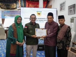 Kerajaan Pagaruyung Beserta Kerabat Serahkan Donasi untuk Korban Galodo di Tanah Datar Senilai Rp.58.161.000.