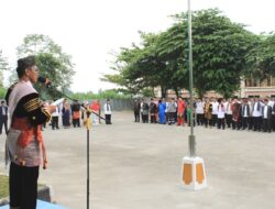 Rektor Baru UIN Batusangkar Pimpin Upacara HUT RI, Ini Pesannya