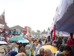 Pawai Alegoris Peringati HUT RI di Batusangkar Meriah, Ribuan Penonton Terpukau