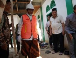 Bupati Tanah Datar Letakkan Batu Pertama Pembangunan Kembali Masjid Muslimin Di Nagari Lubuak Jantan