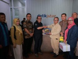 Dinas Kominfo Tanah Datar Bersama Awak Media Studi Komparatif ke Bandung