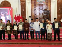 Serahkan 1.334 Sertipikat se-Banten, Mentri Nusron Komitmen Tingkatkan Sertipikasi Tanah Wakaf dan Rumah Ibadah