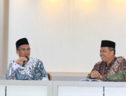 Rektor UIN Batusangkar Silaturahmi dan Berikan Arahan untuk Mahasiswa yang Aktif di Masjid dan Musholla