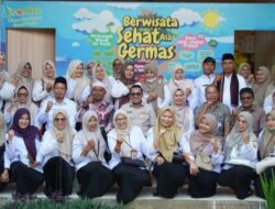 Bupati Eka Putra Berikan Arahan untuk Selalu Bergotong Royong dan Menjaga Kebersihan Lingkungan pada Acara Halal Bihalal di Dinas Kesehatan