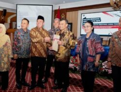 Amankan Aset Negara, Menteri Nusron Serahkan Ratusan Sertipikat Tanah Aset Pemda Se-Jawa Tengah