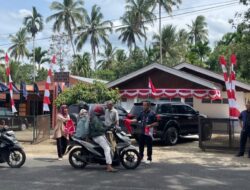 Jelang Peringati HUT RI ke 80, DPRD Nasdem Tanah Datar Bagikan Bendera kepada Pengemudi kendaraan