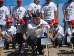Tanam 16.000 Mangrove Di Padang, Wali Kota Apresiasi Yayasan Astra Honda Motor