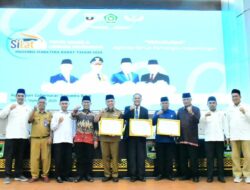 Peduli Kerukunan Umat Beragama, Kota Padang Terima Penghargaan FKUB Sumbar