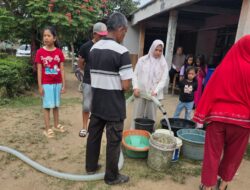 Anggota DPRD Kabupaten Limapuluh Kota, Berikan Bantuan Air Bersih