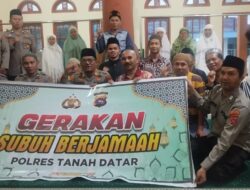 Kapolres Tanah Datar Laksanakan Subuh Berjemaah di Limakaum