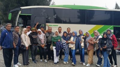 Pengurus DPD Partai Nasdem Tanah Datar Berwisata Bersama ke Alahan Panjang