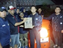 Pengurus DPW Nasdem Sumbar dan DPD Nasdem Tanah Serahkan Bantuan Toren Air  di Lima Titik Bencana