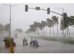 Cuaca Ekstrem Ancam Sumbar, Masyarakat Dihimbau Agar Selalu Waspada