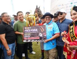 Derby 1.600 Meter Tutup Hari Pertama Pacu Kuda Wirabraja 2026, Emmera Jadi Juara