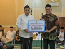 Tim Safari Ramadan Provinsi Sumatera Barat Kunjungi Masjid Al Faizin Baringin, Serahkan Bantuan