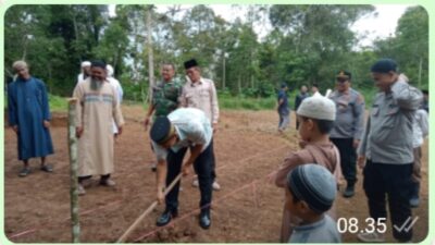 Kapolres Tanah Datar Letakkan Batu Pertama Pembangunan Surau Sahabat di Nagari Pariangan