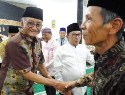 Kunjungan Kerja Ke Tanah Datar, Menteri PU Dody Hanggodo Shalat Taraweh Di Masjid Muhammadiyah Batusangkar