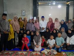 Bupati Eka Putra Buka Puasa Bersama Masyarakat dan Anak Yatim di Masjid Nurul Iman Batu Bulek