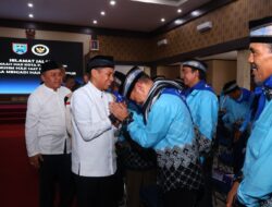 Ketua DPRD Payakumbuh Lepas 175 Calon Haji, Ingatkan Jaga Niat dan Kekompakan