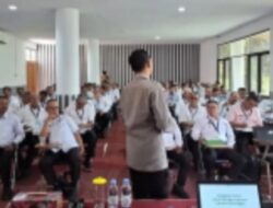 Kapolres Tanah Datar Berikan Materi Penting tentang Peran Adat dalam Penerapan Hukum pada Peserta Retreat Wali Nagari di IPDN Sumbar