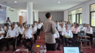 Kapolres Tanah Datar Berikan Materi Penting tentang Peran Adat dalam Penerapan Hukum pada Peserta Retreat Wali Nagari di IPDN Sumbar