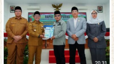 Rapat Paripurna, Bupati Eka Putra Sampaikan Jawaban dan Tanggapan atas Pertanyaan 8 Fraksi DPRD