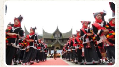 180 Baju Milik Kebanggaan Masyarakat Nagari Padang Magek Sita Perhatian Pengunjung Festival Minangkabau