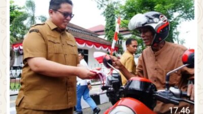 Wakapolres Tanah Datar Hadiri Pembagian 4.000 Bendera Merah Putih, Wujudkan Semangat Nasionalisme Jelang HUT ke-81 RI