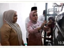 Potensi Tanah Datar Dilirik, Ketua Dekranasda Padang Pariaman Kunjungi Sentra Tenun Lintau