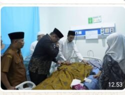 Wabup Ahmad Fadly Sampaikan Duka Cita atas Berpulangnya H. Afrizon
