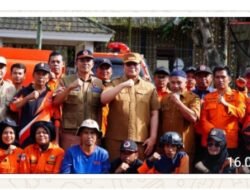 75 Relawan Tanah Datar Dilepas Bantu Penanganan Banjir Bandang di Kabupaten Solok