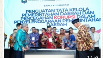 Perkuat Upaya Pencegahan Korupsi, Bupati dan Ketua DPRD Tanah Datar Tanda Tangani Komitmen Bersama